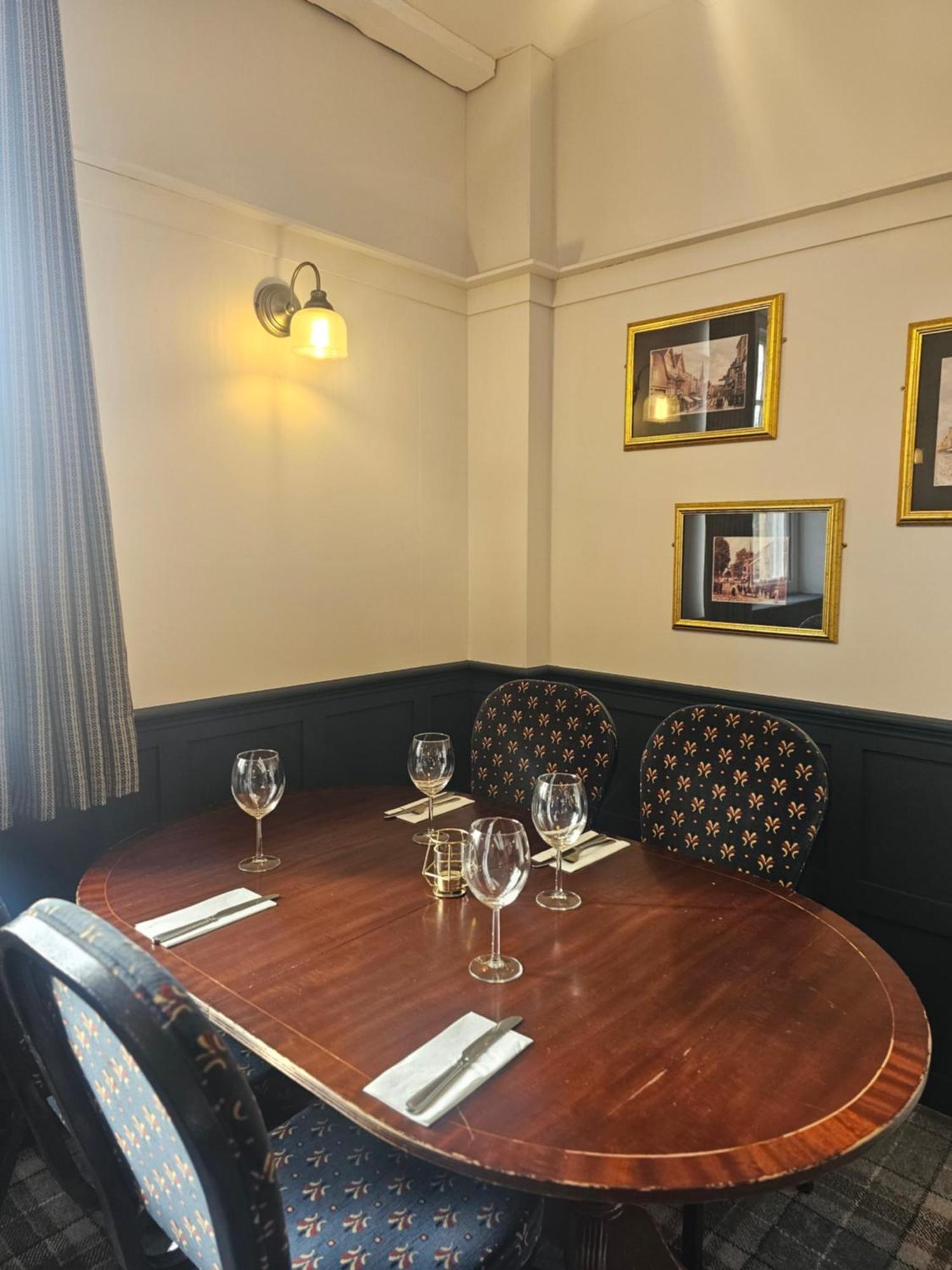 The Old Railway Hotel Porton Экстерьер фото